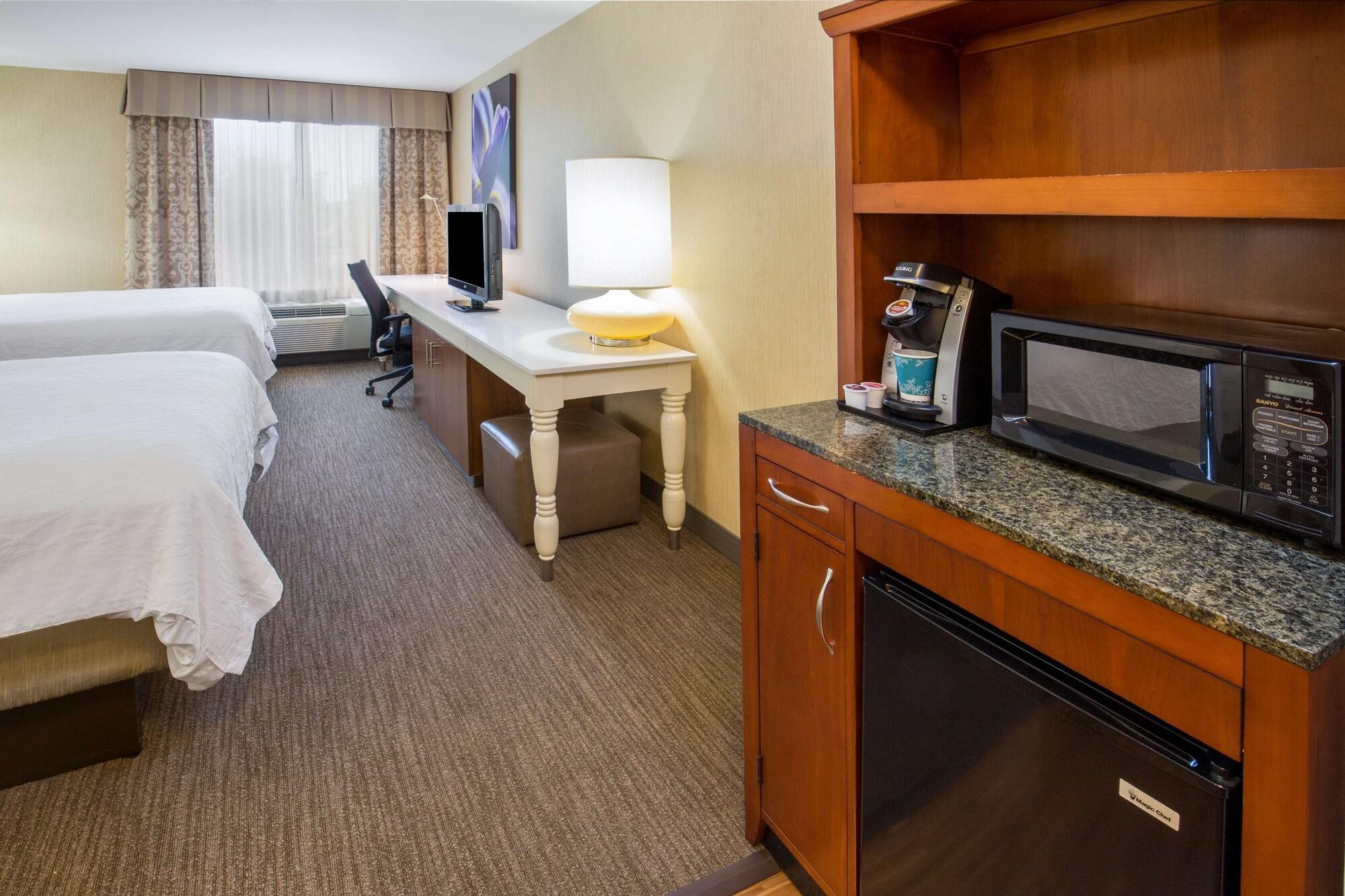 Hilton Garden Inn Folsom Exteriör bild
